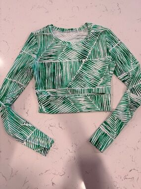 Green Patterned Long-Sleeve Swim Workout Crop Top